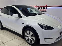 White Used 2022 Tesla Model Y Long Range AWD SUV | £25,499 (Fair price)