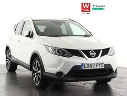 White Used 2017 Nissan Qashqai Tekna SUV | £10,499 (Fair price)