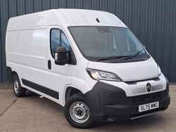 Solid icy white New 2025 Citroën Relay Van | £23,998 (Fair price)