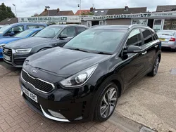 Black Used 2016 Kia Niro 2 SUV | £10,995 (Expensive)