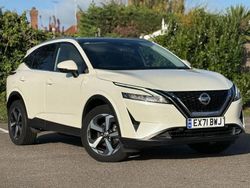 White Used 2021 Nissan Qashqai N-Connecta SUV | £18,990 (Fair price)