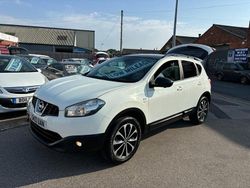 White Used 2013 Nissan Qashqai 360º SUV | £5,250 (A bit pricey)