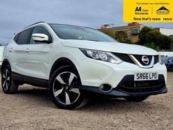 White Used 2016 Nissan Qashqai N-Connecta SUV | £11,488 (Good price)