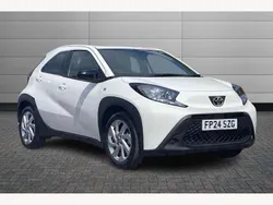 White Used 2024 Toyota Aygo PURE Hatchback | £13,250 (Fair price)