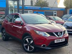 Red Used 2017 Nissan Qashqai N-Connecta SUV | £9,980 (Fair price)