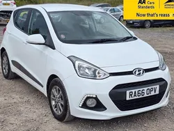 White Used 2016 Hyundai i10 Premium Hatchback | £7,388 (Fair price)