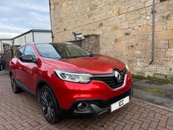 Red Used 2016 Renault Kadjar Signature SUV | £6,995 (Fair price)