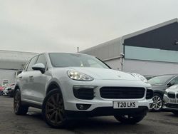 White Used 2014 Porsche Cayenne SUV | £21,995 (Fair price)