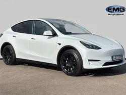 White Used 2022 Tesla Model Y Long Range SUV | £23,595 (Fair price)