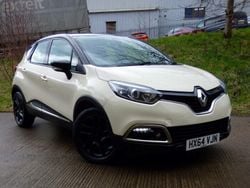 Cream/black Used 2014 Renault Captur Dynamique SUV | £7,650 (Fair price)