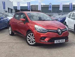 Glacier white Used 2016 Renault Clio IV Dynamique Hatchback | £6,995 (Fair price)