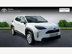 White Used 2023 Toyota Yaris Hybrid SUV | £21,057 (Good price)