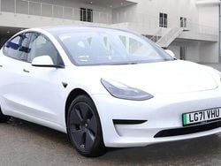White Used 2021 Tesla Model 3 Standard Range Sedan | £18,199 (Fair price)