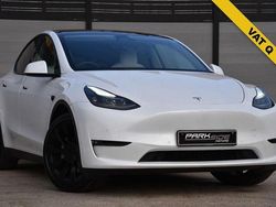 White Used 2022 Tesla Model Y Long Range AWD SUV | £26,395 (A bit pricey)