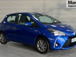 Blue Used 2017 Toyota Yaris Hybrid Hatchback | £10,620 (Fair price)