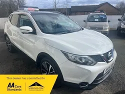 White Used 2015 Nissan Qashqai Tekna SUV | £8,495 (Good price)