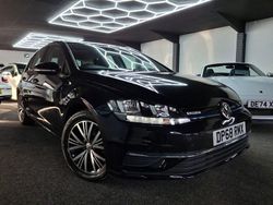 Black Used 2019 VW Golf VII SE Hatchback | £14,995 (Fair price)