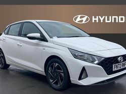 White Used 2022 Hyundai i20 SE Hatchback | £14,338 (Fair price)