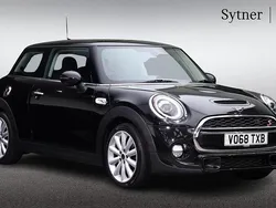 Black Used 2018 Mini Cooper S Hatch Hatchback | £15,500 (Good price)