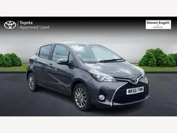Grey Used 2016 Toyota Yaris Multidrive S Hatchback | £9,778 (Fair price)