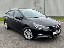 White Used 2018 Vauxhall Astra Design Edition Estate | £7,995 (Fair price)