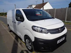 White Used 2020 Vauxhall Vivaro Edition Van | £8,495 (Good price)