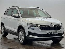 Moon white metallic Used 2025 Skoda Karoq SE SUV | £23,995 (A bit pricey)