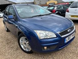 Blue Used 2007 Ford Focus Ghia Hatchback | £2,499 (Fair price)