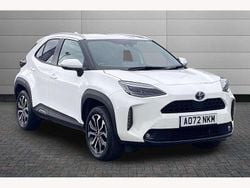 White Used 2022 Toyota Yaris Cross Design SUV | £19,649 (Good price)