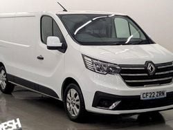 White Used 2022 Renault Trafic MPV | £13,790 (Good price)