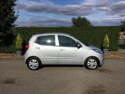 Silver Used 2014 Hyundai i10 Active Hatchback | £3,495 (Good price)