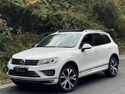 White Used 2016 VW Touareg R-line SUV | £16,999 (Fair price)