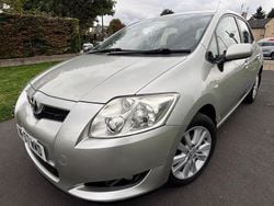 Silver Used 2007 Toyota Auris Hatchback | £4,250 (A bit pricey)