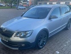Used 2014 Skoda Superb Estate | £9,595 (Fair price)
