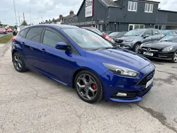 Blue Used 2016 Ford Focus ST Hatchback | £9,995 (Fair price)