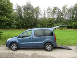 Blue Used 2017 Citroën Berlingo Feel MPV | £6,995 (Good price)