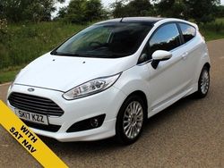 White Used 2017 Ford Fiesta Zetec Hatchback | £5,695 (Good price)