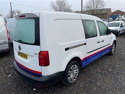 White Used 2016 VW Caddy Maxi MPV | £17,340 (Expensive)