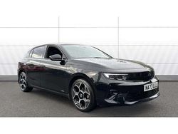 Black Used 2023 Vauxhall Astra Ultimate Hatchback | £18,471 (Fair price)