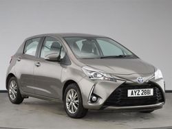 Metallic bronze Used 2020 Toyota Yaris Hatchback | £12,490 (Good price)
