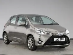 Metallic bronze Used 2020 Toyota Yaris Hatchback | £12,490 (Fair price)