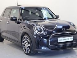 Blue/black Used 2023 Mini Cooper Exclusive Hatchback | £22,450 (Fair price)
