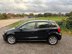 Black Used 2015 VW Polo SE Hatchback | £6,499 (Fair price)