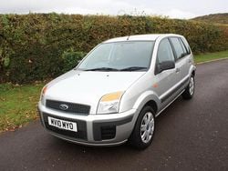 Silver Used 2010 Ford Fusion Style Hatchback | £2,995 (Fair price)