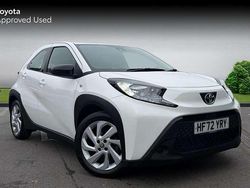 Pure white Used 2022 Toyota Aygo X PURE SUV | £11,775