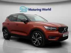 Red Used 2019 Volvo XC40 R-Design Pro SUV | £19,300 (Fair price)