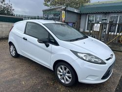 White Used 2009 Ford Fiesta Hatchback | £2,799 (A bit pricey)