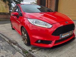 Red Used 2014 Ford Fiesta ST Hatchback | £3,295 (Super price)