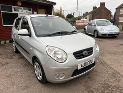 Silver Used 2011 Kia Picanto Hatchback | £1,595 (Good price)