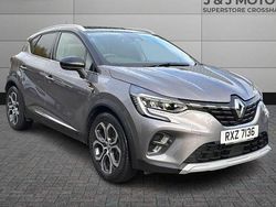 Grey/black Used 2022 Renault Captur SE SUV | £16,990 (Fair price)